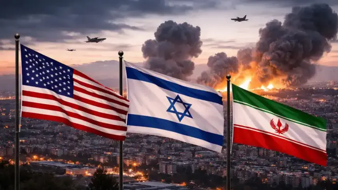 Θεσμική επιλεγμένη εικόνα για κλιμάκωση ΗΠΑ–Ισραήλ–Ιράν: τρεις σημαίες σε πρώτο πλάνο με νυχτερινό αστικό φόντο και καπνό/φως στο βάθος. Κάδρο ασφαλές για περικοπή 16:9, χωρίς κείμενο overlay.